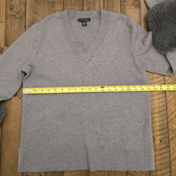 Saks Fifth Avenue Gray Faux Fur Cuff Women's Sweater - Picture 3 of 6
